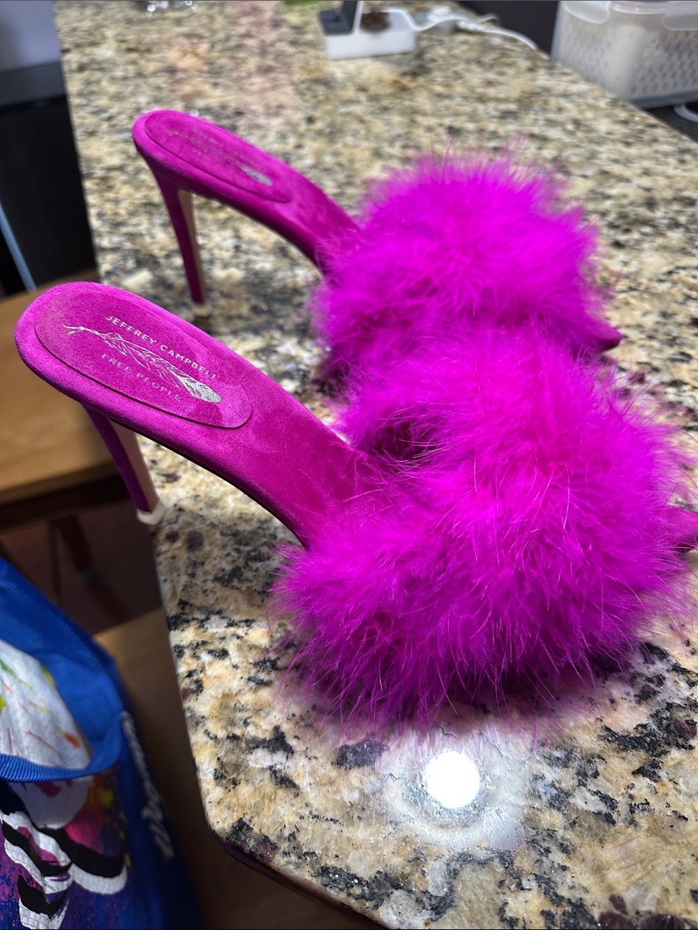 NEW Jeffrey Campbell Fuchsia Feather Slide Heels - Size 7.5 - Picture 2 of 8